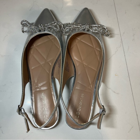 New BCBGeneration Kristin Silver Metallic Rhinestone Bow Slingback Flats 8 - Picture 6 of 10